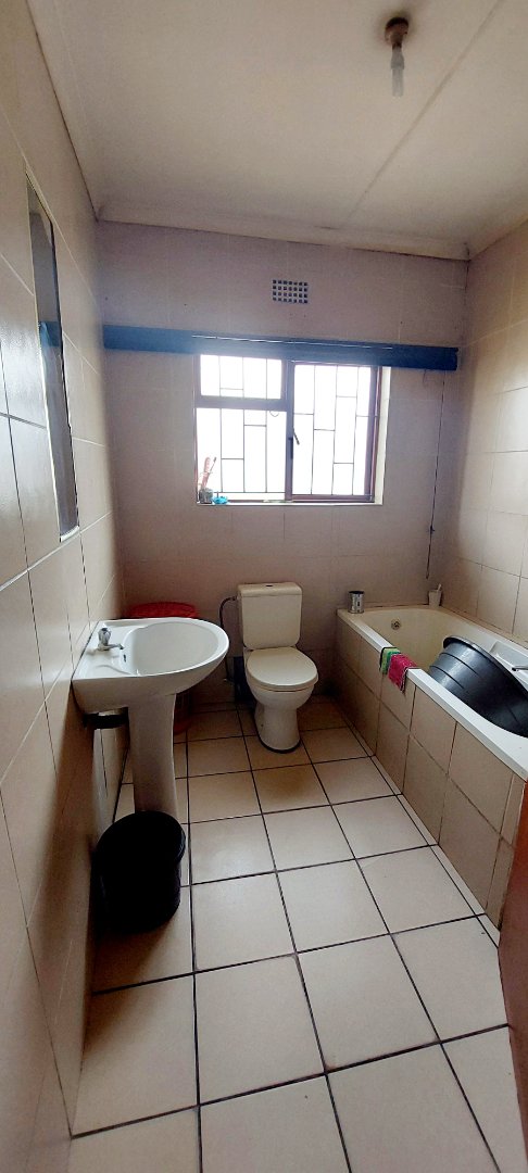 3 Bedroom Property for Sale in Electric City Western Cape